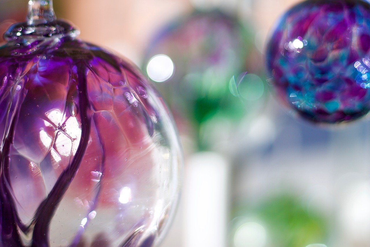 lindsay jayne purple 1937375 1280